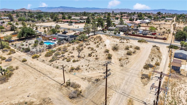 Detail Gallery Image 9 of 13 For 18924 Symeron Rd, Apple Valley,  CA 92307 - – Beds | – Baths