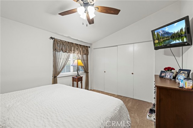 Detail Gallery Image 12 of 41 For 19160 Avenue of the Oaks #B,  Newhall,  CA 91321 - 2 Beds | 1 Baths