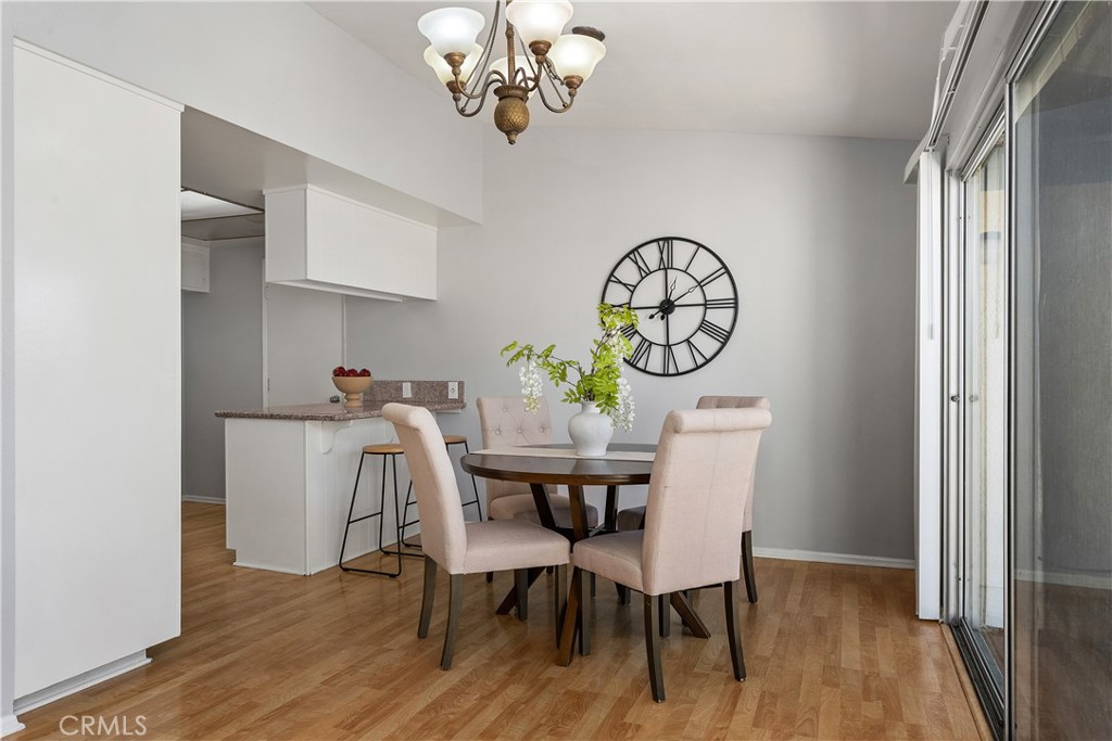 https://media.crmls.org/medias/2b590108-638b-4941-a42e-53f7eaae4f6b.jpg?preset=X-Large