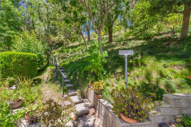 685 Vista Coto Verde, Camarillo CA: https://media.crmls.org/medias/2b591cd1-afc9-4d3b-8cf0-add6e1dd8f9f.jpg