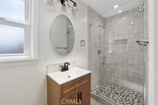 Detail Gallery Image 16 of 29 For 1641 N Catalina, Burbank,  CA 91505 - 3 Beds | 2 Baths