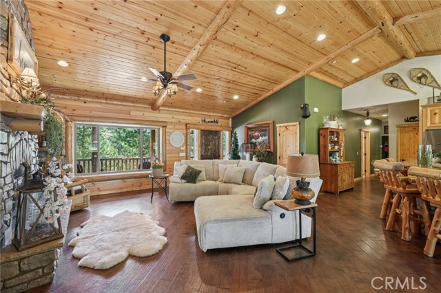 Detail Gallery Image 6 of 39 For 1039 Heritage Trl, Big Bear City,  CA 92314 - 4 Beds | 4/1 Baths