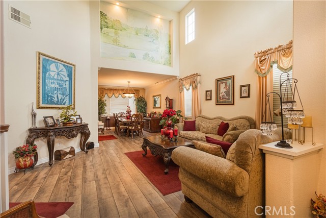 970 Riverview Circle, Corona CA: https://media.crmls.org/medias/2b5b8060-8347-44d4-8b92-6dcfab61f543.jpg