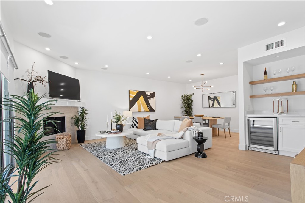 1409 Havenhurst Drive #3