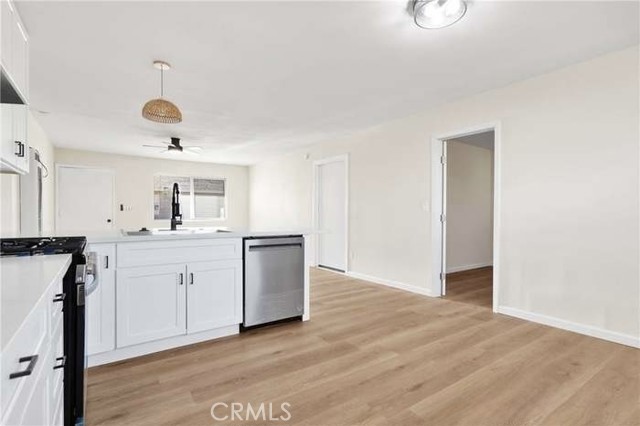 Detail Gallery Image 6 of 17 For 18254 Madrone, Adelanto,  CA 92301 - 6 Beds | 2 Baths