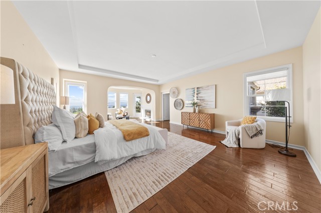 3 Vincennes, Newport Coast CA: https://media.crmls.org/medias/2b5defbb-8787-4bd6-bd3e-0898b919c02f.jpg