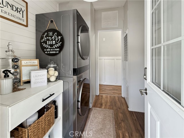 Detail Gallery Image 4 of 30 For 4901 Green River Rd #239,  Corona,  CA 92880 - 4 Beds | 2 Baths
