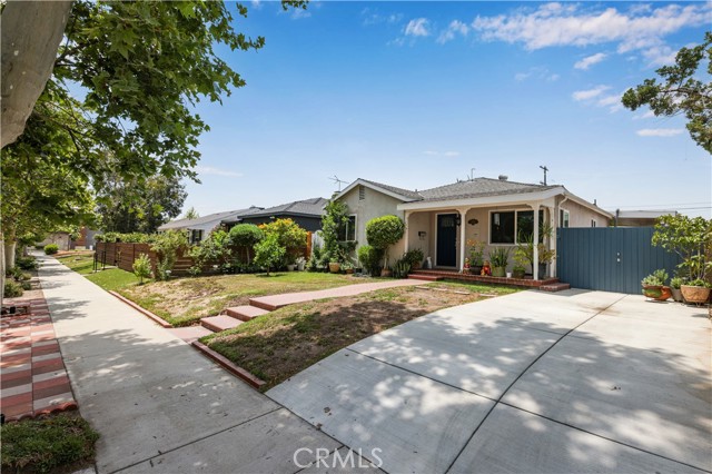 6219 1/2 Agnes Avenue, North Hollywood CA: https://media.crmls.org/medias/2b5e3740-530b-4a09-896c-6cdf59ed6907.jpg