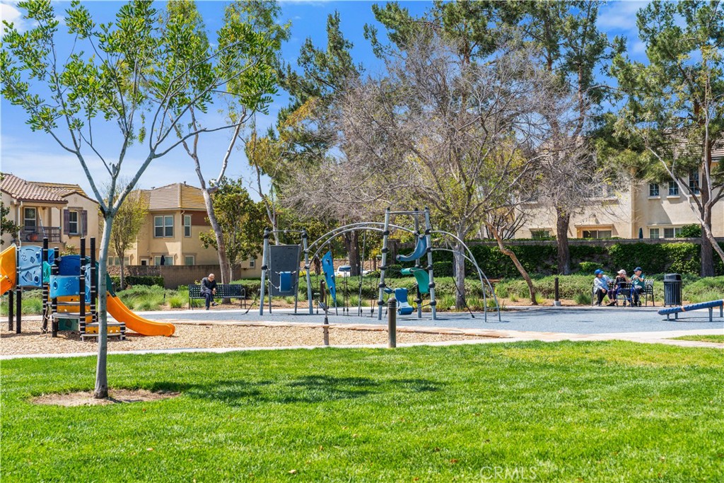 https://media.crmls.org/medias/2b5e675b-492a-4efb-9057-4862ec79e089.jpg?preset=X-Large