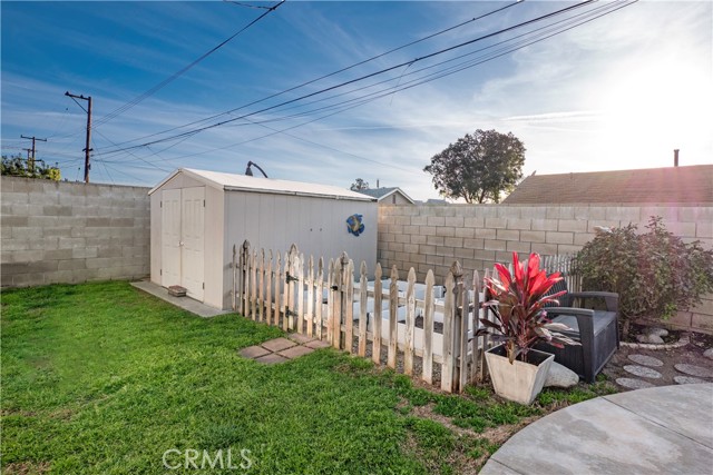 Vegetable garden, block walls and 10X12 shed