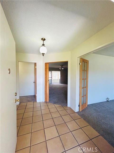 2750 W Devonshire Avenue, Hemet CA: https://media.crmls.org/medias/2b5fd4a0-a7ab-46dd-99ec-43454ae9ddb1.jpg