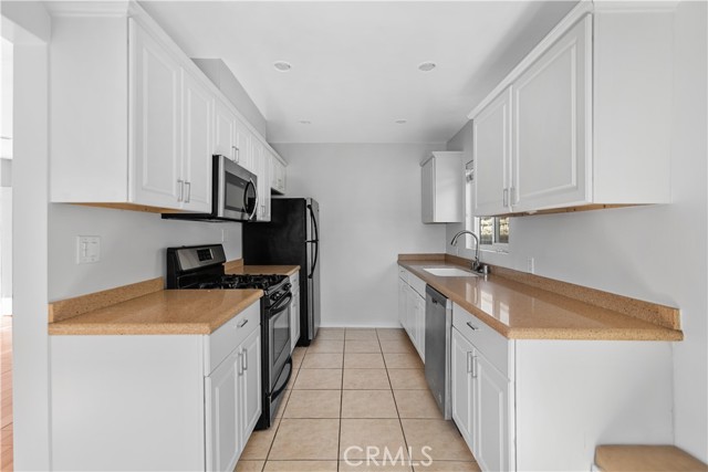 117 S Ivy Avenue, Monrovia CA: https://media.crmls.org/medias/2b605178-5dc4-4dee-93de-55d6dab12e6e.jpg