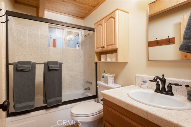 783 Thrush Drive, Big Bear Lake CA: https://media.crmls.org/medias/2b620a7e-d1d1-496e-9e96-b390814569ba.jpg