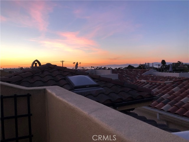 110 Francisca Avenue, Redondo Beach, California 90277, 3 Bedrooms Bedrooms, ,3 BathroomsBathrooms,Residential,Sold,Francisca,SR23077950