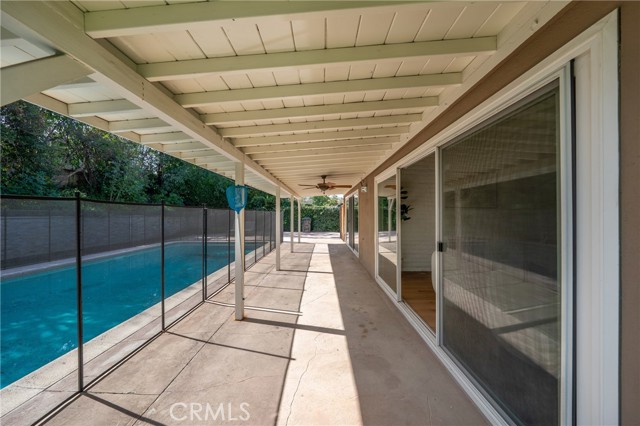 Detail Gallery Image 28 of 35 For 23000 Brenford Street, Woodland Hills,  CA 91364 - 4 Beds | 4 Baths