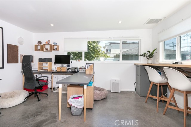 Detail Gallery Image 13 of 30 For 301 S Sunset Canyon Dr, Burbank,  CA 91501 - 3 Beds | 1/1 Baths