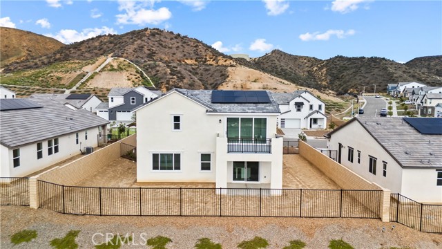 Detail Gallery Image 3 of 7 For 28908 Saddle Cir, Castaic,  CA 91384 - 4 Beds | 3 Baths