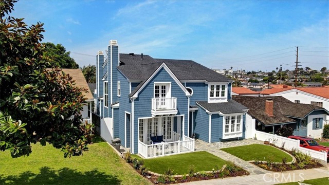 717 Avenue D, Redondo Beach, California 90277, 5 Bedrooms Bedrooms, ,4 BathroomsBathrooms,Residential,Sold,Avenue D,AR22185889