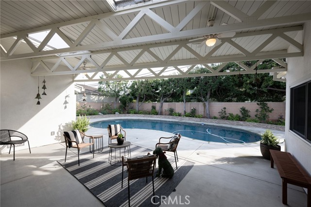 Detail Gallery Image 12 of 42 For 6470 E Mantova St, Long Beach,  CA 90815 - 4 Beds | 3 Baths