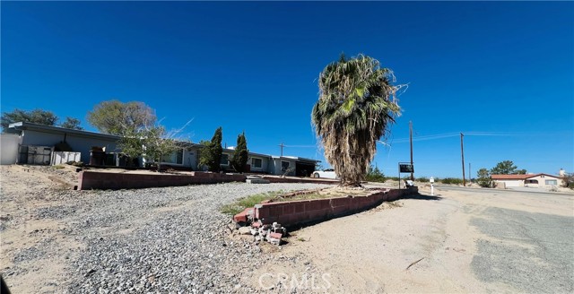 Detail Gallery Image 3 of 25 For 72915 Siesta Dr, Twentynine Palms,  CA 92277 - 3 Beds | 2 Baths