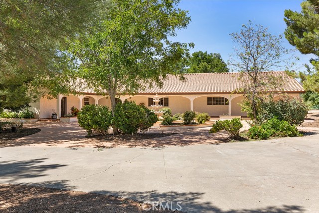 35356 Sierra Vista Drive, Agua Dulce CA: https://media.crmls.org/medias/2b644e63-5283-42a4-b415-f8885484a3a3.jpg