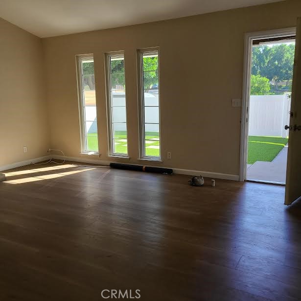 Detail Gallery Image 4 of 13 For 25151 Costeau, Laguna Hills,  CA 92653 - 4 Beds | 2 Baths