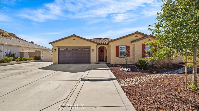 Detail Gallery Image 1 of 41 For 24897 Miners View Ln, Moreno Valley,  CA 92557 - 4 Beds | 2/1 Baths