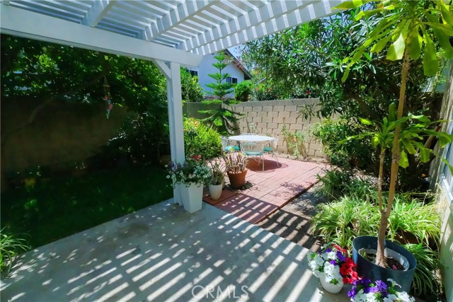 16329 Cherry Fall Lane, Cerritos CA: https://media.crmls.org/medias/2b650b78-7c34-4fbf-9a8b-8b661637116d.jpg