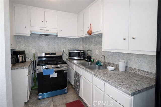 Detail Gallery Image 2 of 20 For 1001 E Grant St, Santa Ana,  CA 92701 - 2 Beds | 1/1 Baths