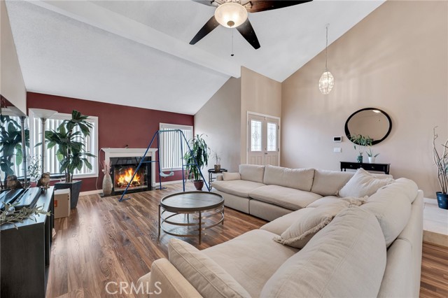 13329 Mission Tierra Way, Granada Hills CA: https://media.crmls.org/medias/2b65806e-21d9-4251-b4c7-97c192fdffe3.jpg