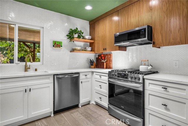 Detail Gallery Image 14 of 44 For 7451 Midfield Ave, Los Angeles,  CA 90045 - 3 Beds | 2 Baths