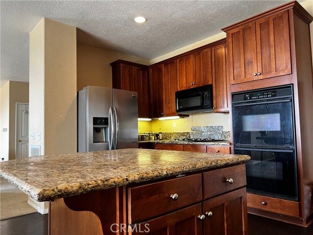 Detail Gallery Image 7 of 40 For 7872 Corte Castillo, Jurupa Valley,  CA 92509 - 4 Beds | 2/1 Baths