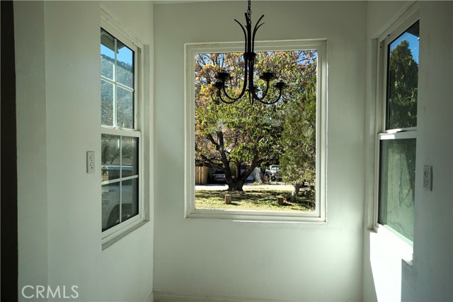 Detail Gallery Image 9 of 25 For 736 San Emidio, Frazier Park,  CA 93225 - 3 Beds | 2 Baths