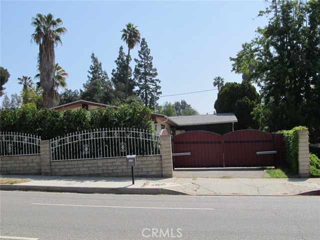 Detail Gallery Image 1 of 31 For 9350 Balboa Bld, Northridge,  CA 91325 - 4 Beds | 2/1 Baths