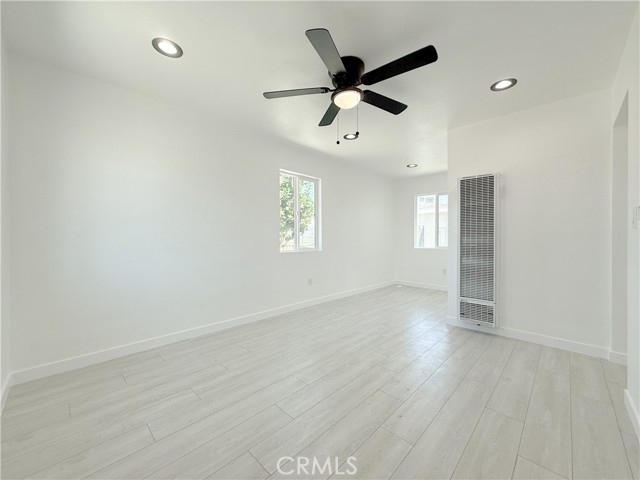 518 N Wilmington Avenue, Compton CA: https://media.crmls.org/medias/2b6a2a30-8908-4435-9828-971468abf416.jpg
