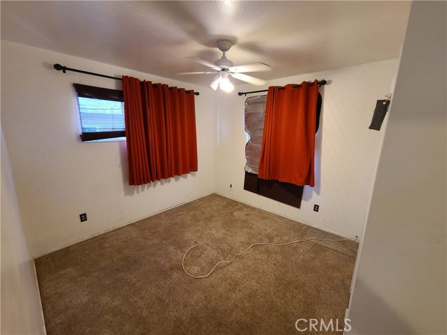 7938 Chantry Avenue, Fontana CA: https://media.crmls.org/medias/2b6ae3be-d841-4bef-a449-bbbe68bedf60.jpg