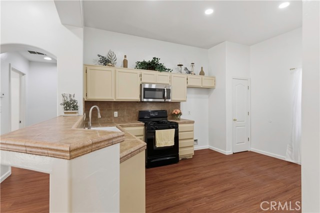 Detail Gallery Image 9 of 39 For 8201 Capitan, Bakersfield,  CA 93313 - 3 Beds | 2 Baths