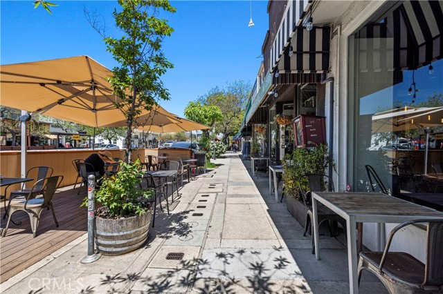 4180 Tujunga Avenue, Studio City CA: https://media.crmls.org/medias/2b6b7e8c-00cc-4025-949e-29bc63aa7007.jpg