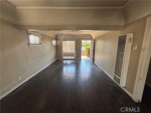 1339 W 66th Street, Los Angeles CA: https://media.crmls.org/medias/2b6bd230-7551-4821-9795-b55ea309511f.jpg