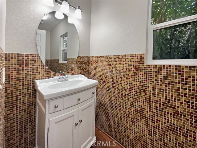 Detail Gallery Image 9 of 19 For 31946 Rosales Ave, Murrieta,  CA 92563 - 3 Beds | 2/1 Baths