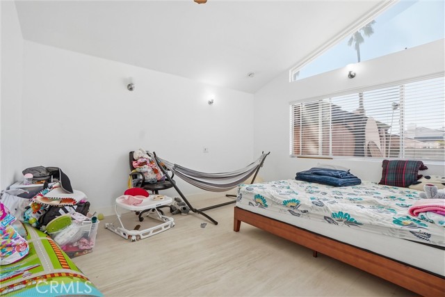 Image 11 of 15 For 11355 Desmond Street