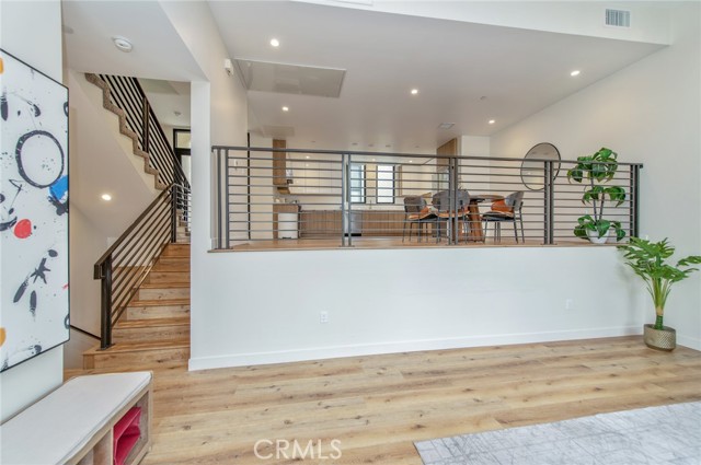 Detail Gallery Image 9 of 27 For 505 N Santa Anita #B,  Arcadia,  CA 91006 - 3 Beds | 3 Baths