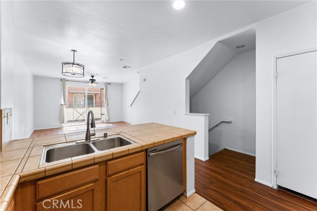 500 N Willowbrook Avenue, Compton CA: https://media.crmls.org/medias/2b6c244a-2646-45e7-b4d4-de6c59c6791c.jpg