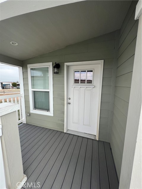 260 N Lyon ave, Hemet CA: https://media.crmls.org/medias/2b6c4862-8af1-465e-9075-a89e6d867031.jpg