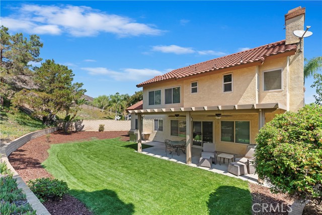 17015 Knollbrook Place, Riverside CA: https://media.crmls.org/medias/2b6d2376-c62f-4d62-844f-e549c08ba81f.jpg