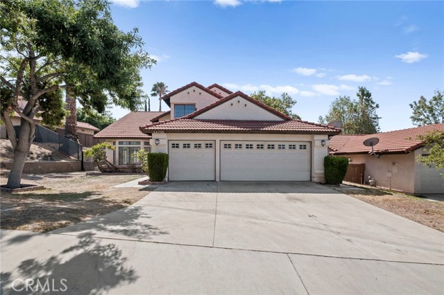 Detail Gallery Image 3 of 46 For 24735 Thornberry Cir, Moreno Valley,  CA 92557 - 5 Beds | 3 Baths