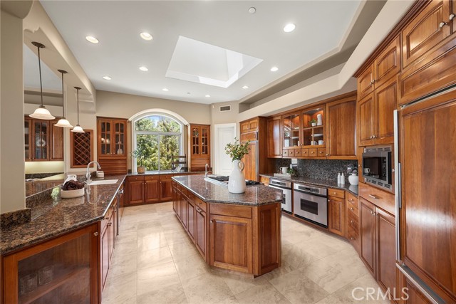 Detail Gallery Image 11 of 45 For 1767 N Kimbark Ln, Orange,  CA 92869 - 6 Beds | 6 Baths