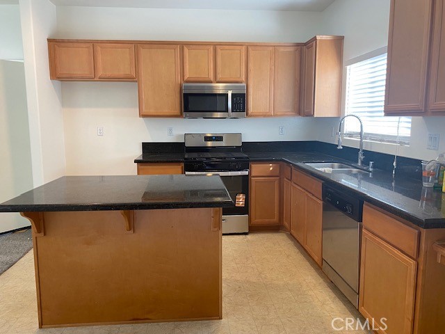 Detail Gallery Image 4 of 20 For 15052 Mateo Prado, Victorville,  CA 92394 - 2 Beds | 2 Baths