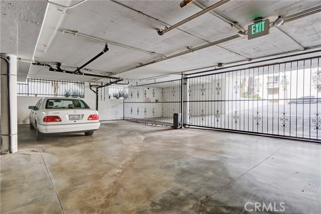 Detail Gallery Image 27 of 30 For 425 S Catalina #2,  Redondo Beach,  CA 90277 - 3 Beds | 3 Baths