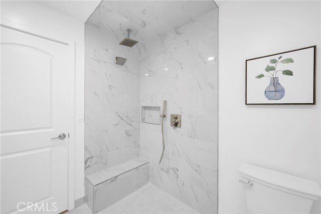 8381 E Blithedale Street, Long Beach CA: https://media.crmls.org/medias/2b6ed05d-70ad-4acd-a727-fdcc8b728c24.jpg